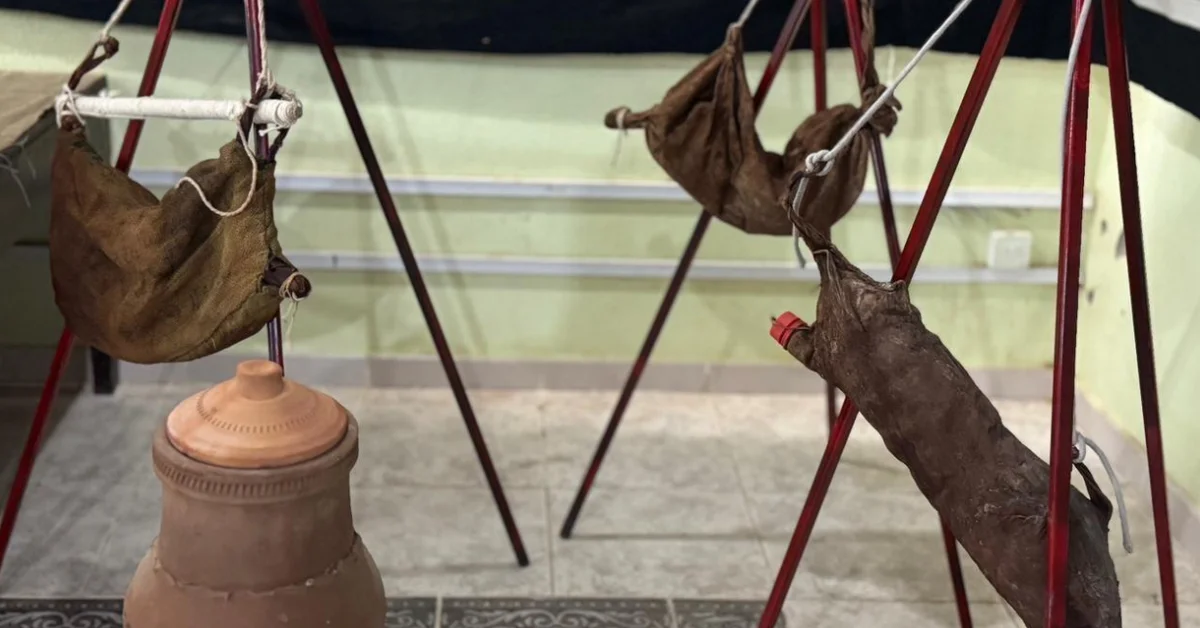 Qirbah and Zeer: Ancient Techniques for Naturally Cooling Water - Main Image