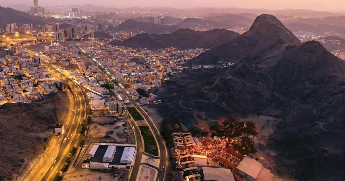 Path to Hira Cave: A Cultural and Tourism Experience Enriching Visitors - Main Image